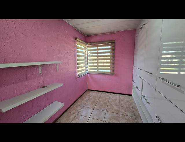 2 BEDROOM SECTIONAL TITLE FOR SALE IN GLENVISTA